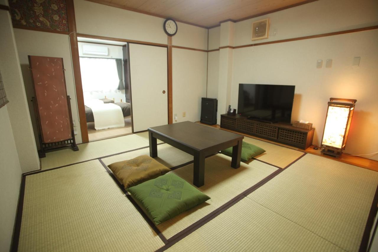 Guest House Futaba Осака Екстер'єр фото