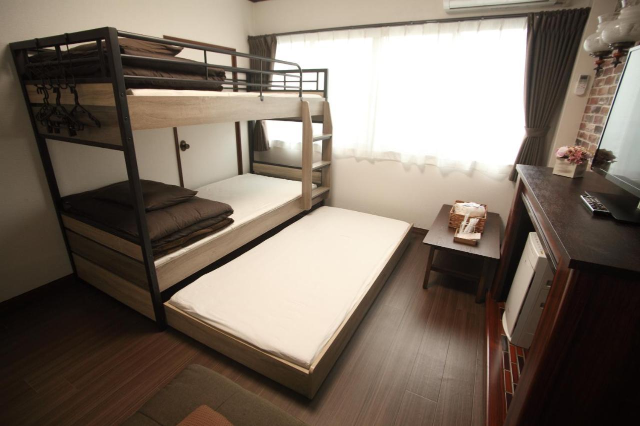 Guest House Futaba Осака Екстер'єр фото