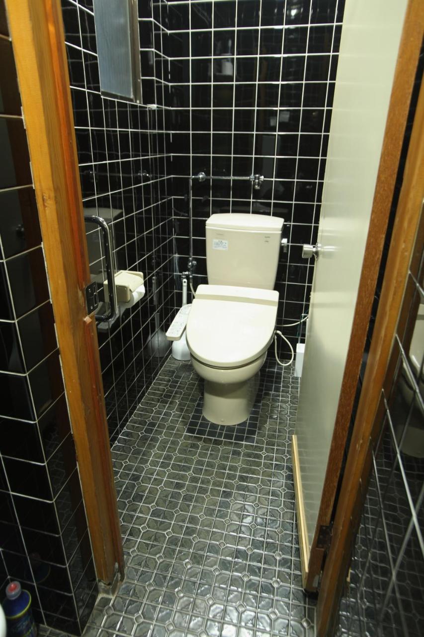 Guest House Futaba Осака Екстер'єр фото